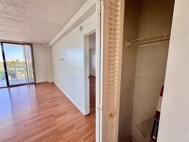 Building Photo - 13499 Biscayne Blvd