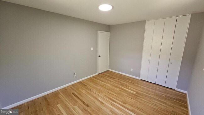 Building Photo - 1206 Raydale Rd