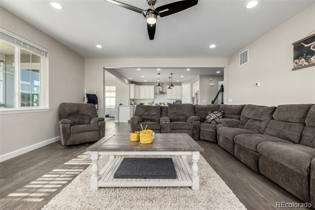 Building Photo - 9021 Swan River St