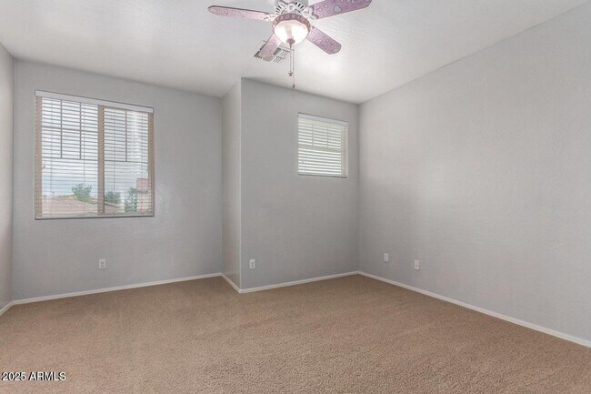 Building Photo - 42511 W Cheyenne Dr