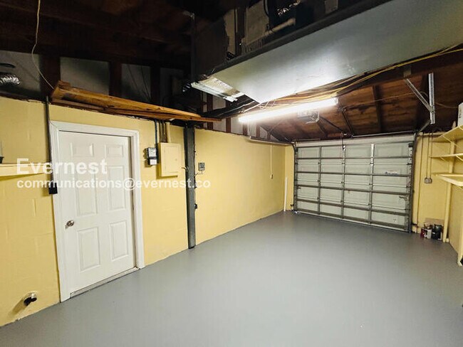 Building Photo - 1126 Normandy Blvd