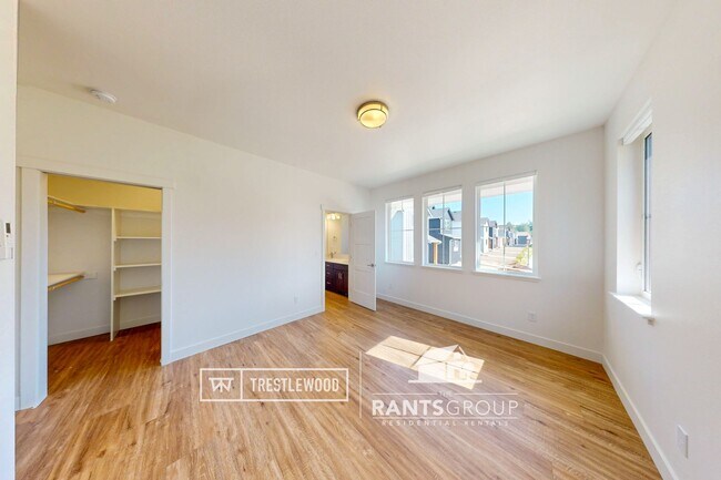 Building Photo - Brand New! Modern Home in Trestlewood – Wh...