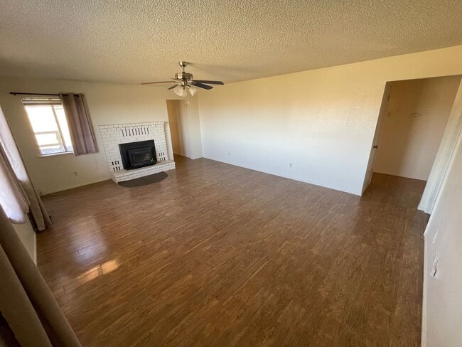 Building Photo - Oroville 4 bed 2 bath 3300sqft country hom...