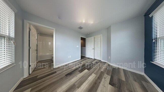 Building Photo - 7031 White Treetop Pl