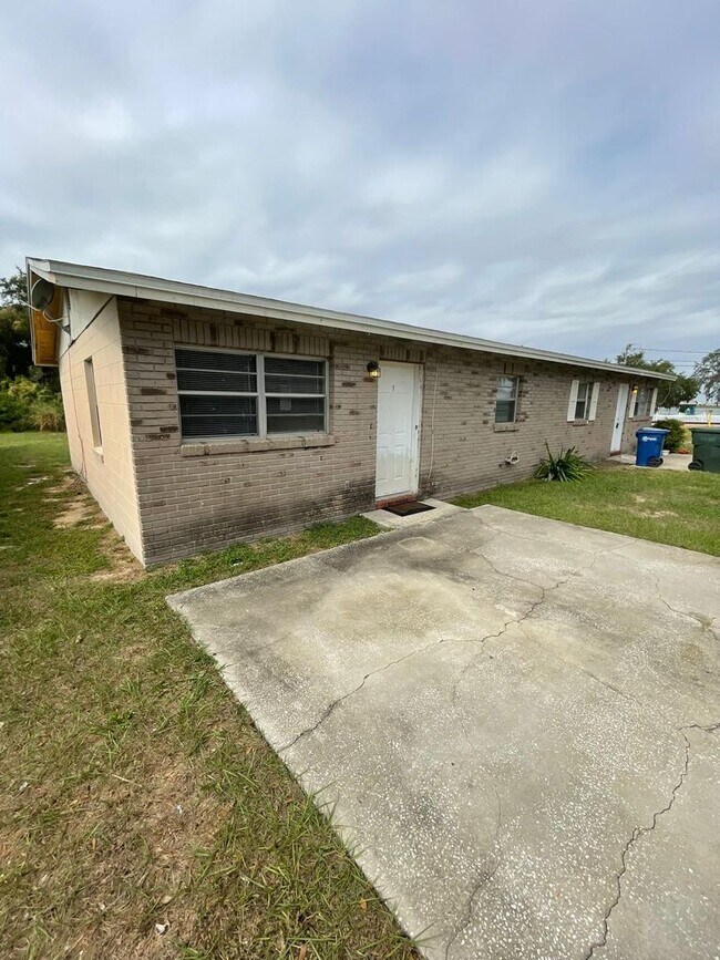 Building Photo - Nekoma Ave