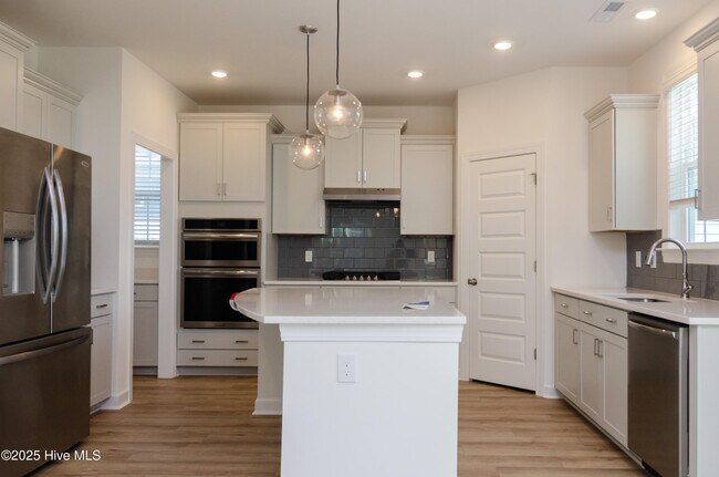 Building Photo - 2152 Star Shower Wy