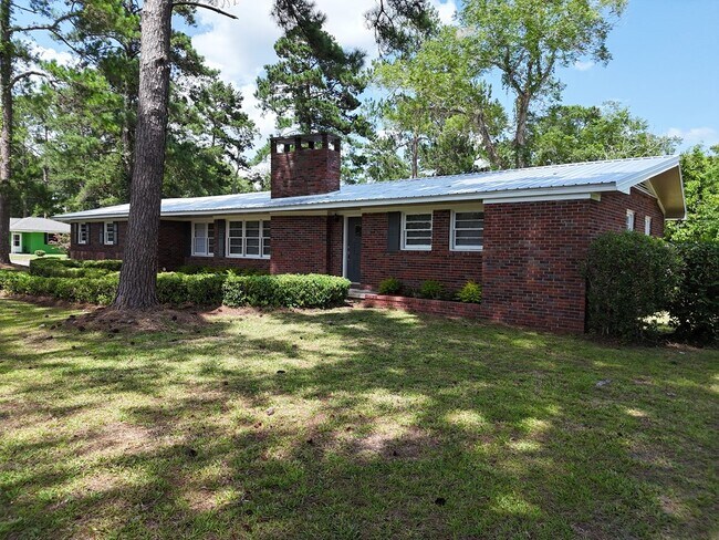 Building Photo - 1401 Magnolia St