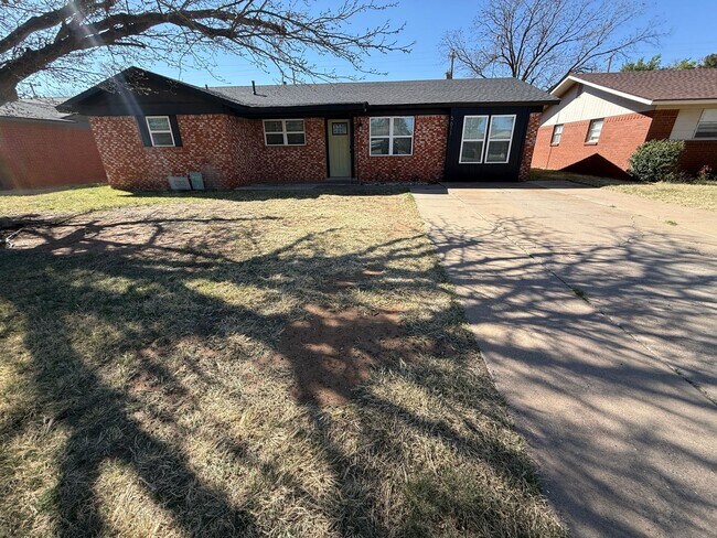 Building Photo - PRE LEASING for fall 2026! 4/2 by LCU!