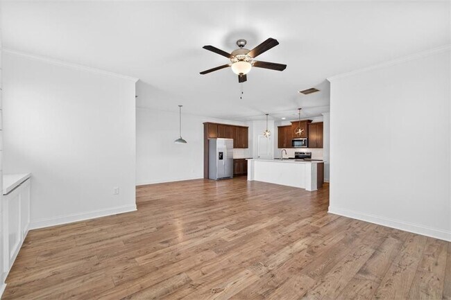 Building Photo - 5524 Garens Way