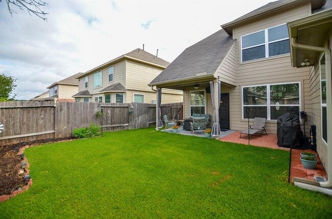 Building Photo - 24923 Diamond Ranch Dr