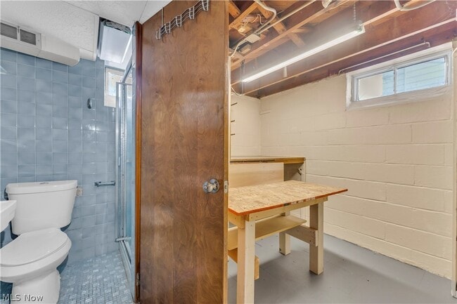 Building Photo - 21440 Fuller Ave