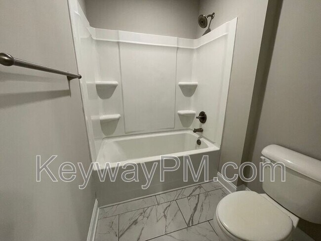 Building Photo - 4500 Chestnut Trl