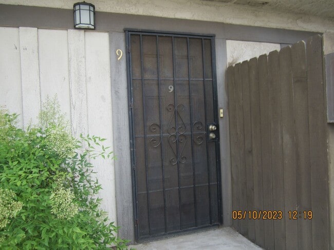 Building Photo - SPACIOUS 2 STORY CONDO