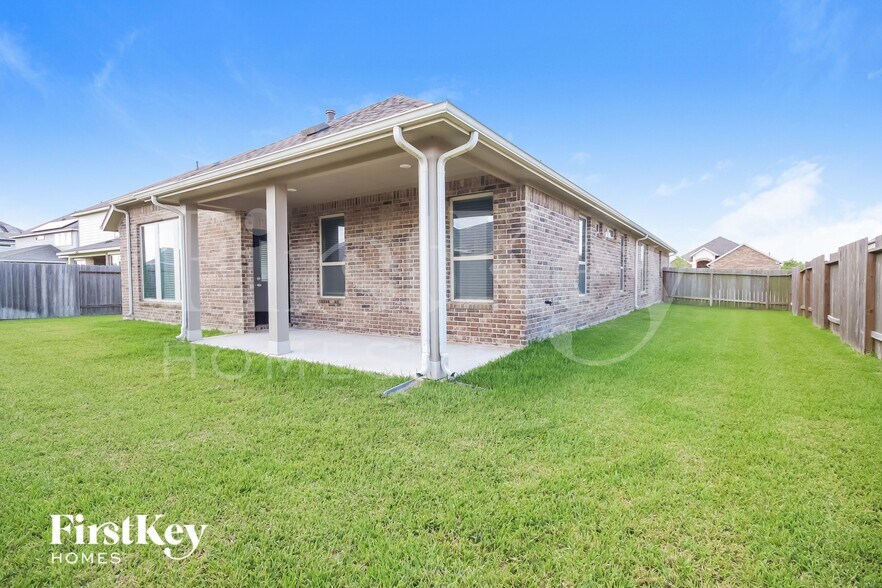 Building Photo - 8723 Jonquil Dr