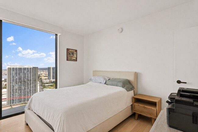 Building Photo - Panoramic Pacific Views | Ultra-Luxury Living at Victoria Place