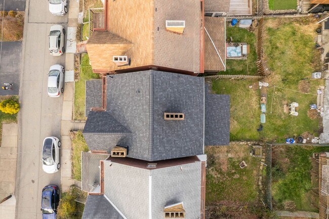 Building Photo - READY FOR MOVE IN! STUNNING 4-bedroom in Greenfield!