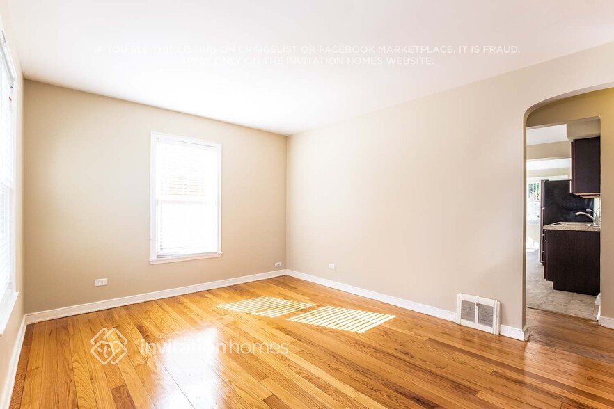 Building Photo - 4216 Prairie Ave