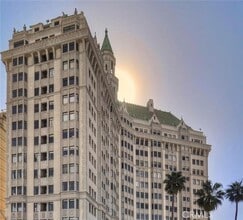 Building Photo - 800 E Ocean Blvd