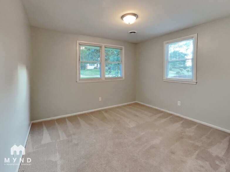 Building Photo - 741 Bunche Dr