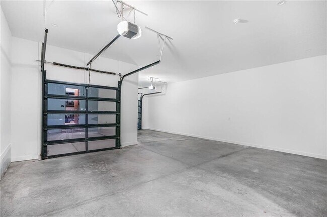 Building Photo - 1736 Cox Rd