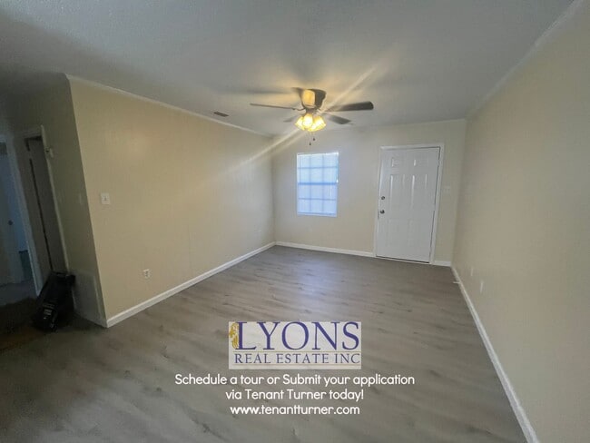 Building Photo - 903 Greenwood Dr