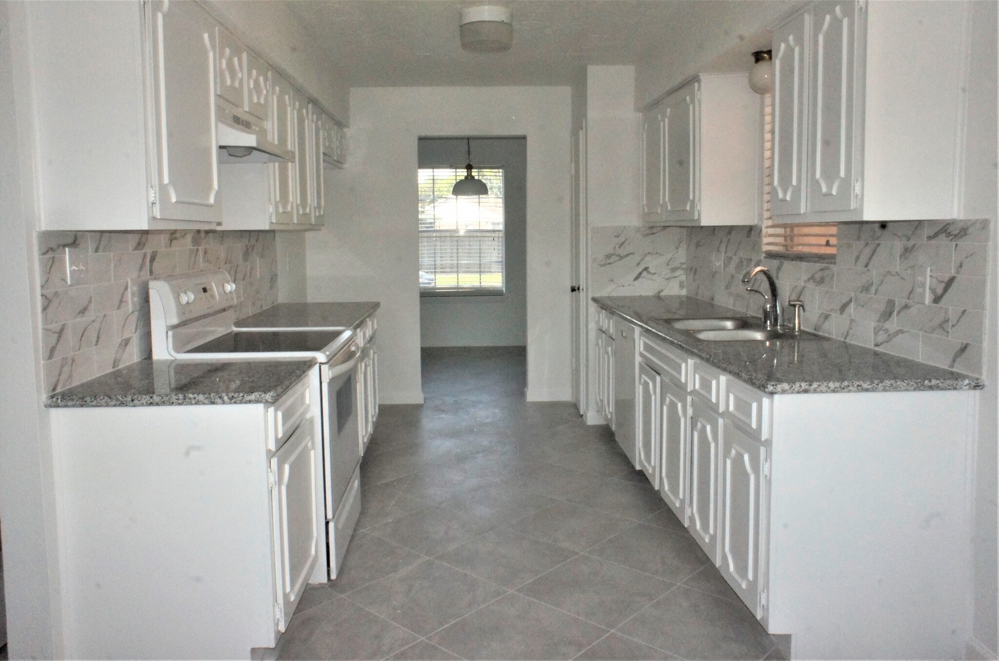 kitchen - 14910 Scotter Dr