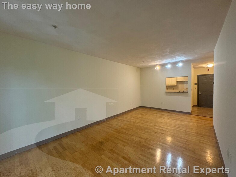 Building Photo - 373 Highland Ave