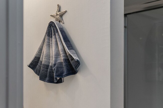 Building Photo - All Inclusive Seasonal Rental Available Oc...