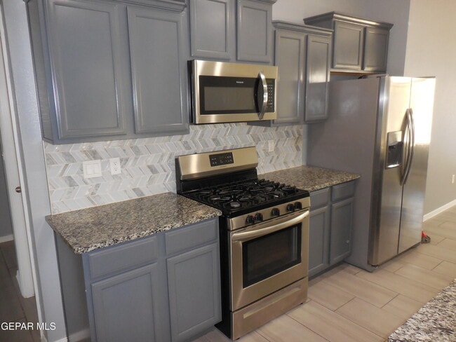 Building Photo - 12867 Ivelet Ct