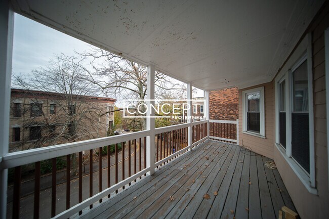 Building Photo - 92 Browne St