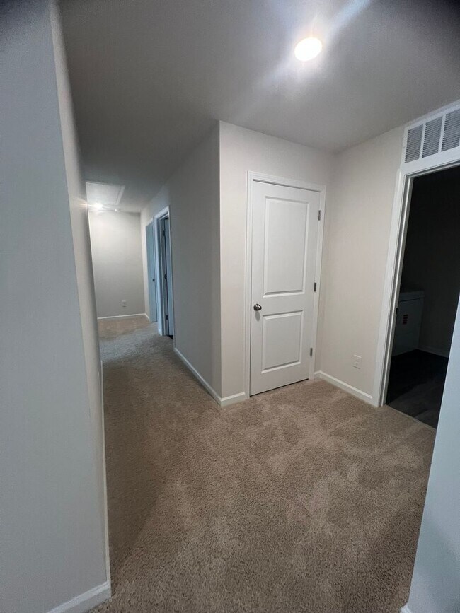 Building Photo - NEW CONTRUCTION!  Available for Immediate Move in!