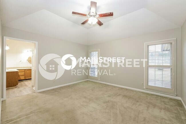 Building Photo - 3 Bedroom Pet-Friendly Home in MEMPHIS, TN with Main Street Renewal