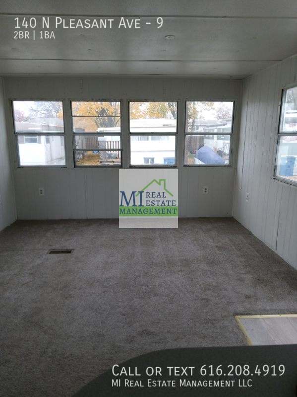 Building Photo - 140 N Pleasant Ave