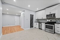 Building Photo - 510 New York Ave