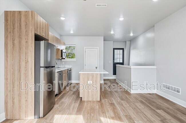 Building Photo - 1149 S 52nd St