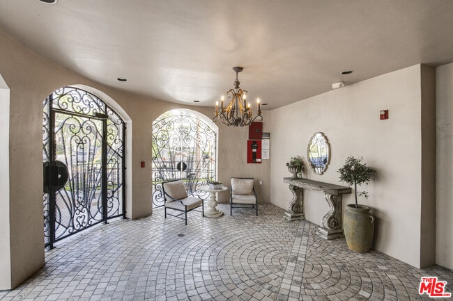 Building Photo - 850 Croft Ave