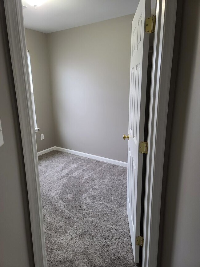 Building Photo - 3 Bedroom Townhome for Rent in Waynesboro