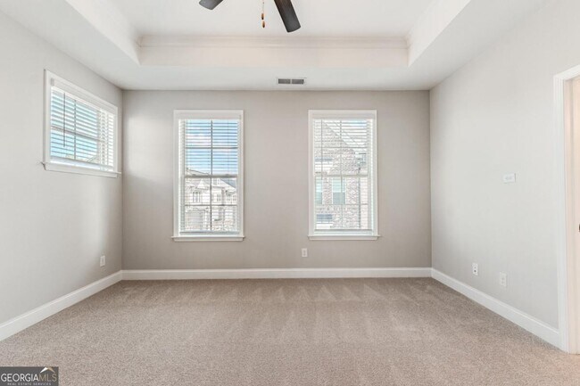 Building Photo - 5051 Pinckney Ln