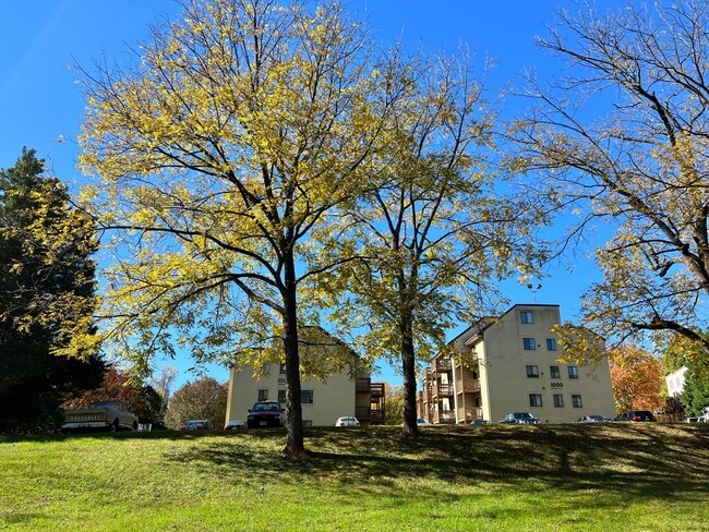 Building Photo - 1000 Linden Ave