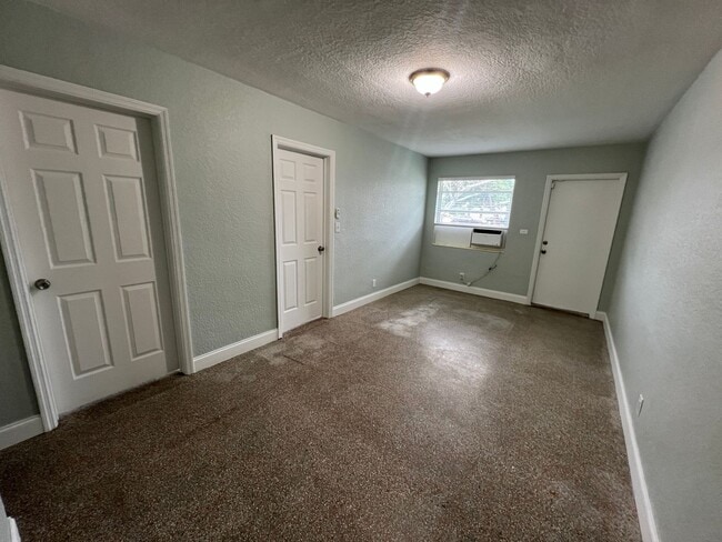 Building Photo - 1531 NW 7th St