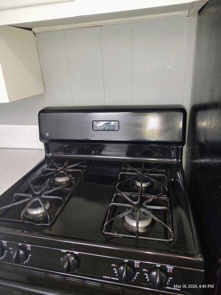 Building Photo - 463 Linden St