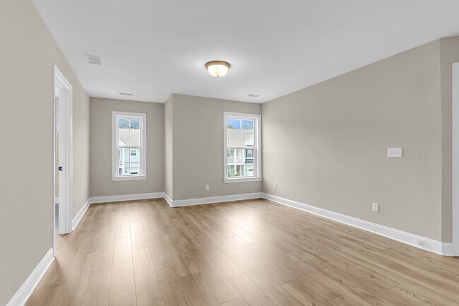 Building Photo - Spacious 5BR/4.5BA Home in Foxbank Plantation | Built 2023 | Gourmet Kitchen & Screened Porch