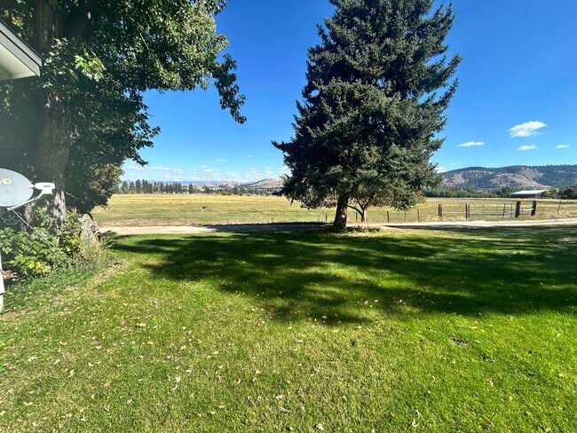 Building Photo - 505 Camas Creek Loop