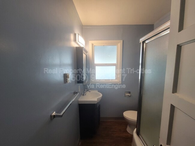 Building Photo - 1418 Mahan Ave