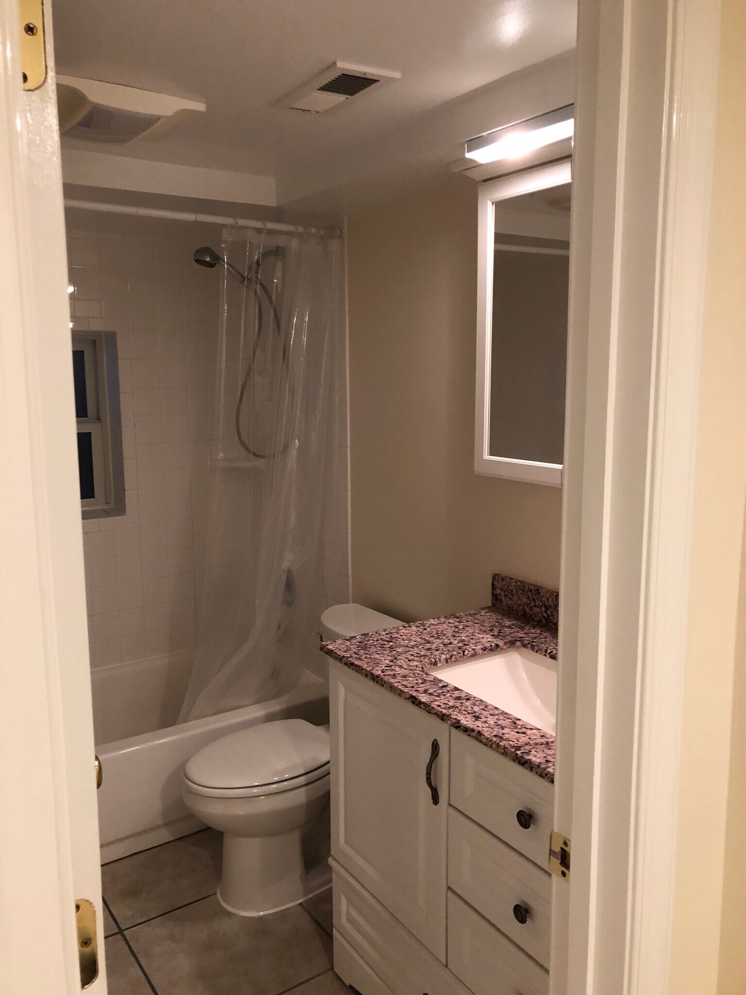 Full bath - 1859 Mintwood Pl NW