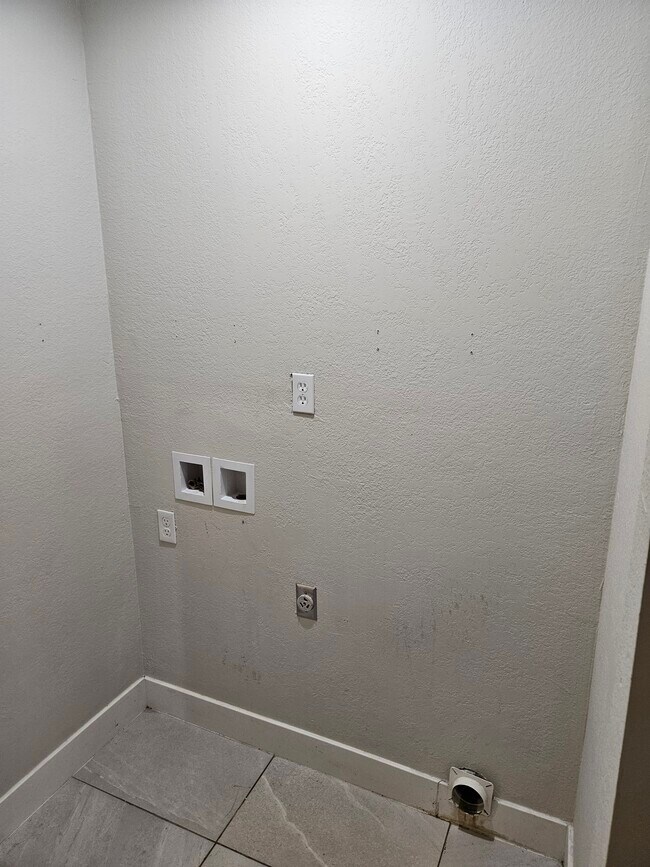 Building Photo - 1352 Trudy Elaine Dr