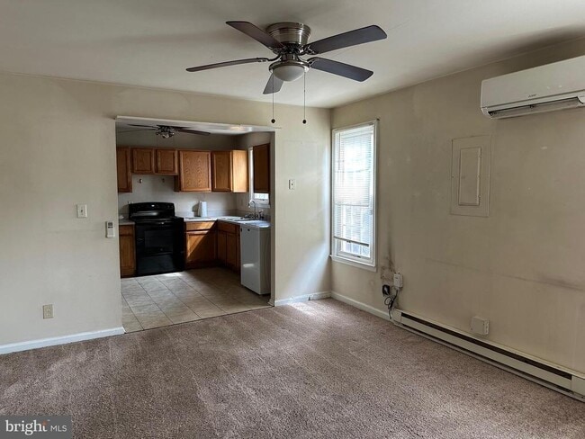 Building Photo - 1605 Charles St