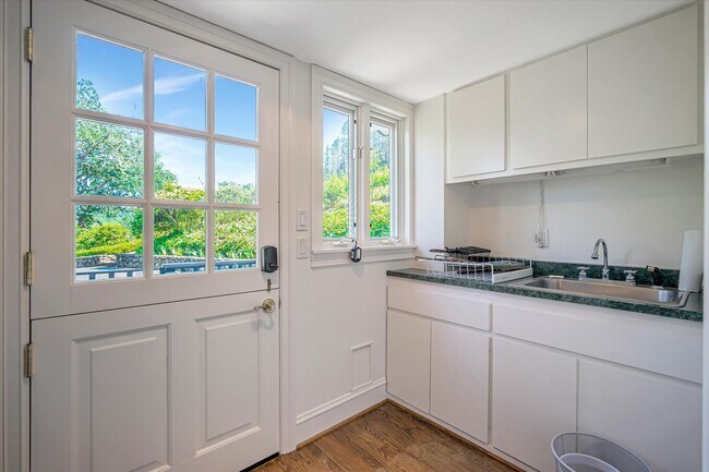 Building Photo - Welcome to Your Luxurious Napa Valley Retr...