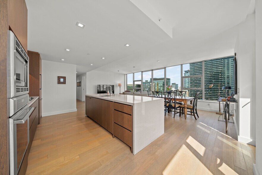 Building Photo - 1388 Kettner Blvd