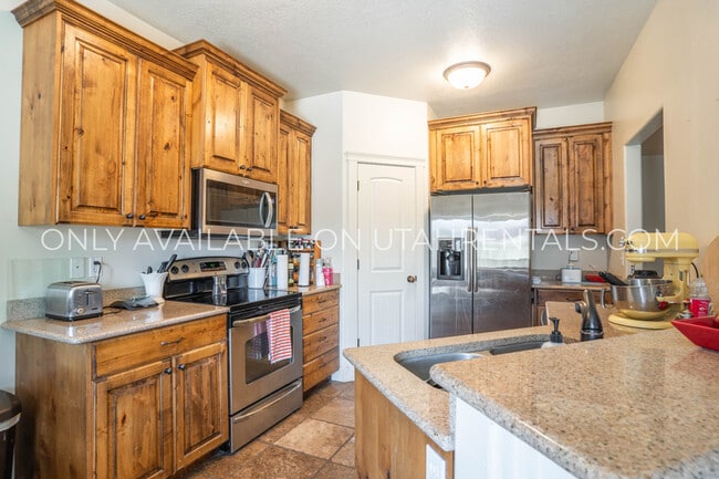 Building Photo - 278 Cascade Ct
